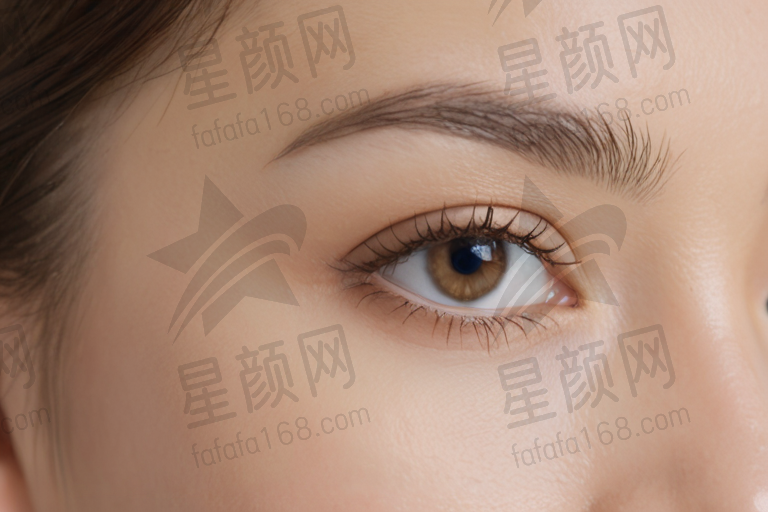 毕节阳明眼科医院的郝建医生提供可靠的晶体植入服务，价格从28000元起，收费合理。